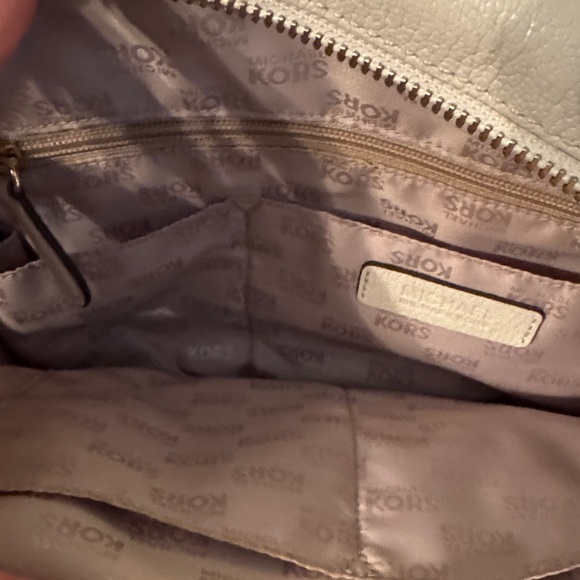 Michael Kors Cream Alexis Pebbled Leather Satchel with Gold Hardware - Picture 7 of 13